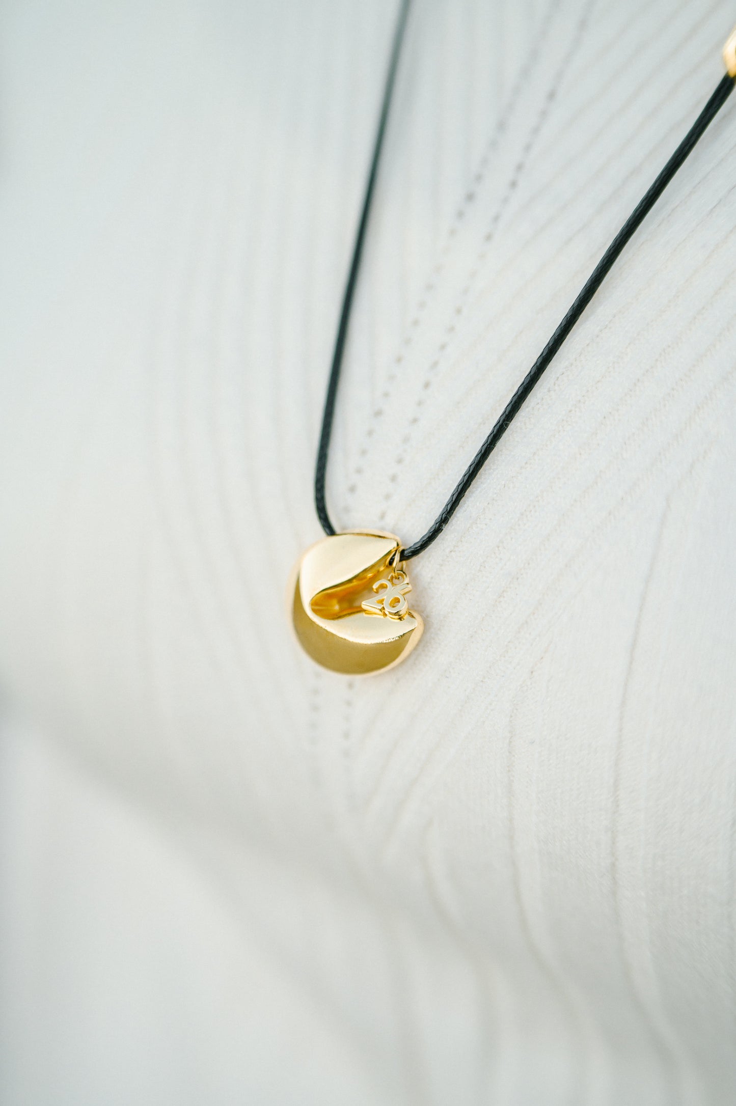 Γούρι Κολιέ 2026 - Fortune Cookie (Χρυσό)