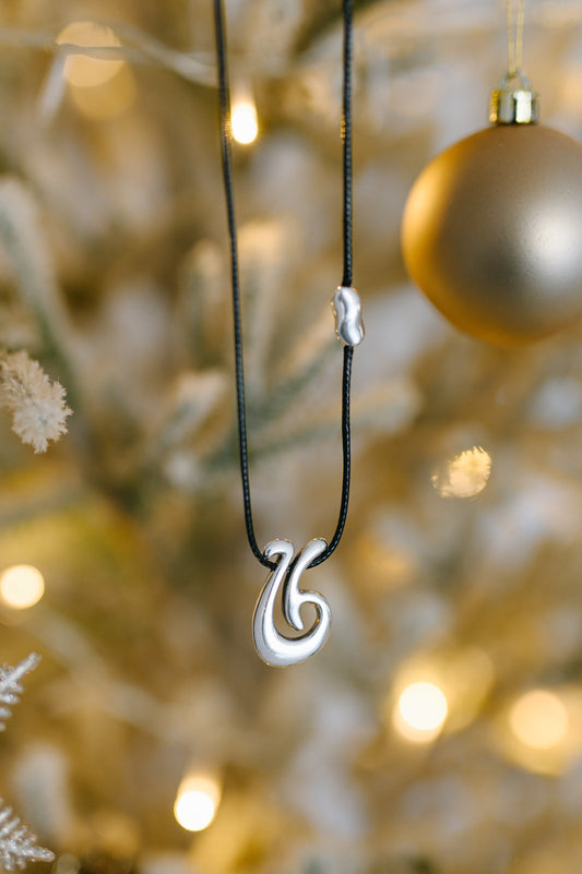 Γούρι Κολιέ 2026 – Χυτό Στοιχείο “26” - Ασημί