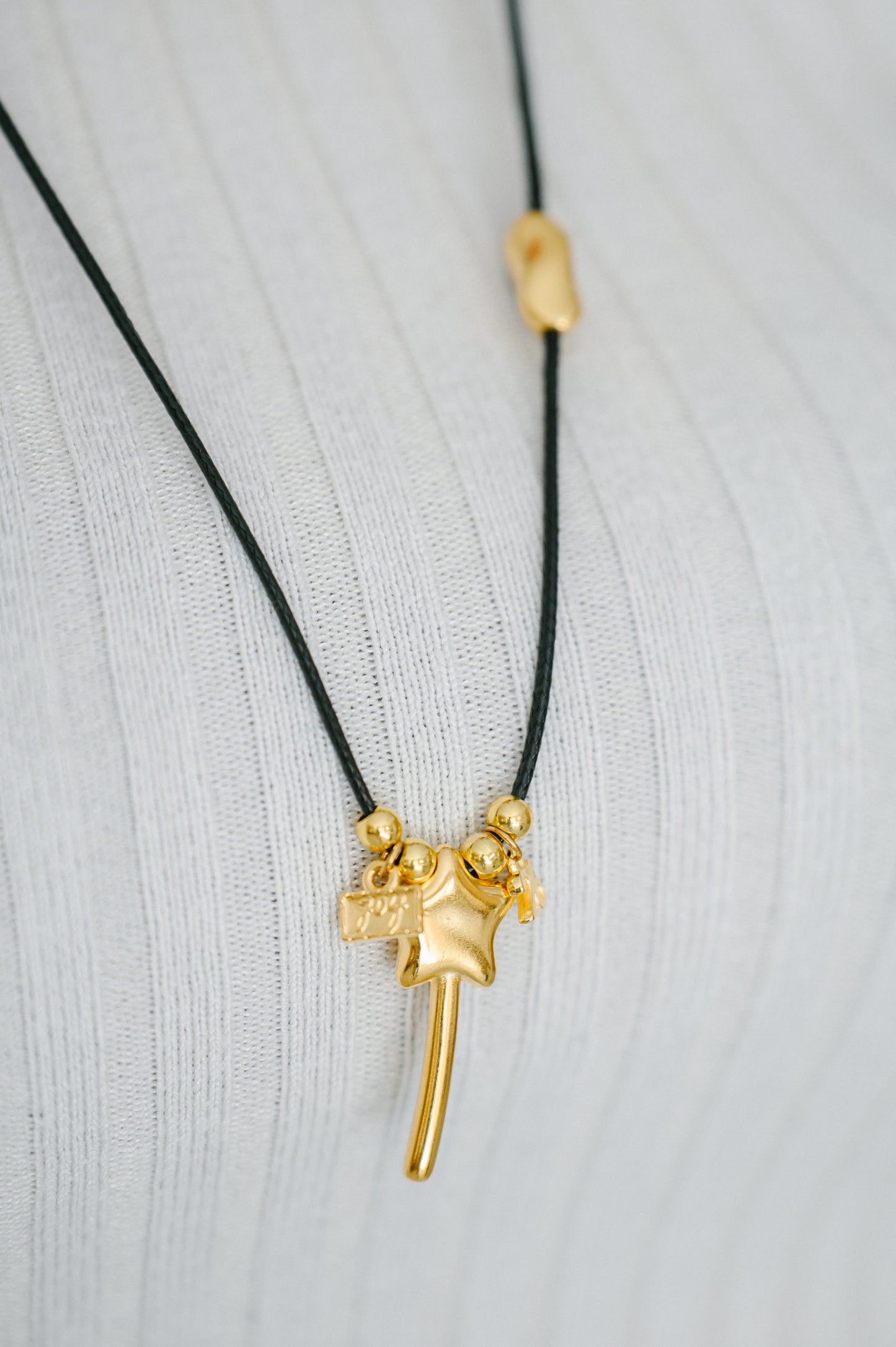 Γούρι Κολιέ 2026 - Μαγικό ραβδί (Χρυσό)