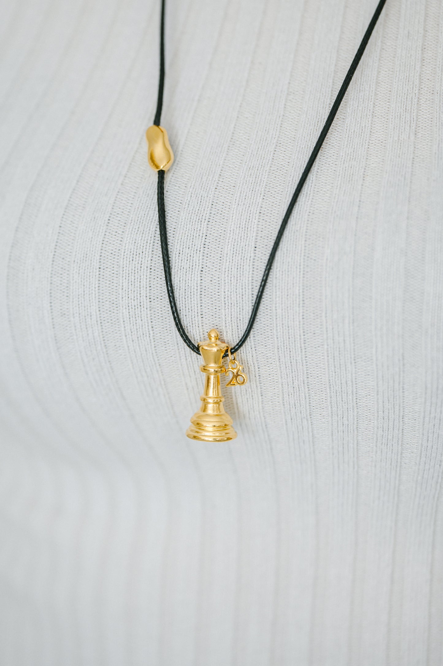 Γούρι Κολιέ 2026 Βασίλισσα Σκάκι – Χρυσό