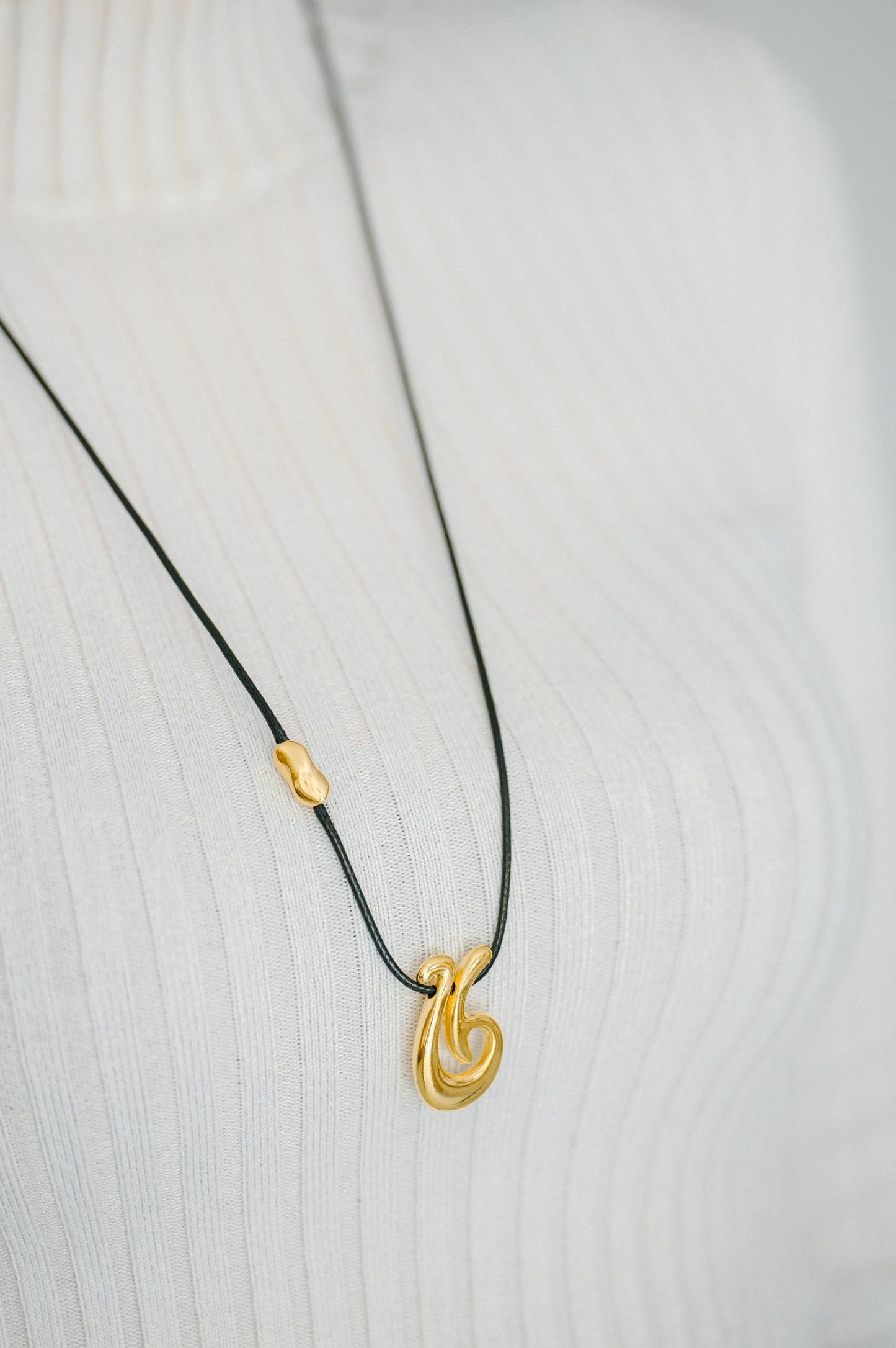 Γούρι Κολιέ 2026 – Χυτό Στοιχείο “26” - Χρυσό